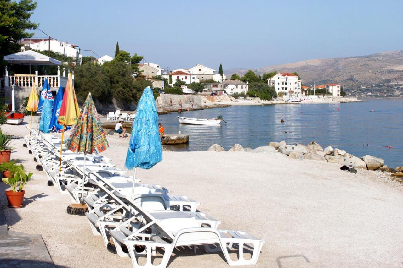 Apartments By The Sea Arbanija, Ciovo - 17332 Trogir Eksteriør billede