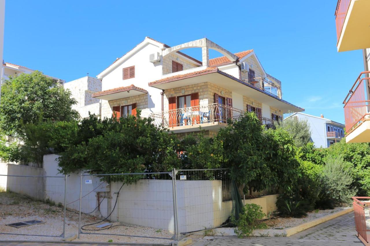 Apartments By The Sea Arbanija, Ciovo - 17332 Trogir Eksteriør billede