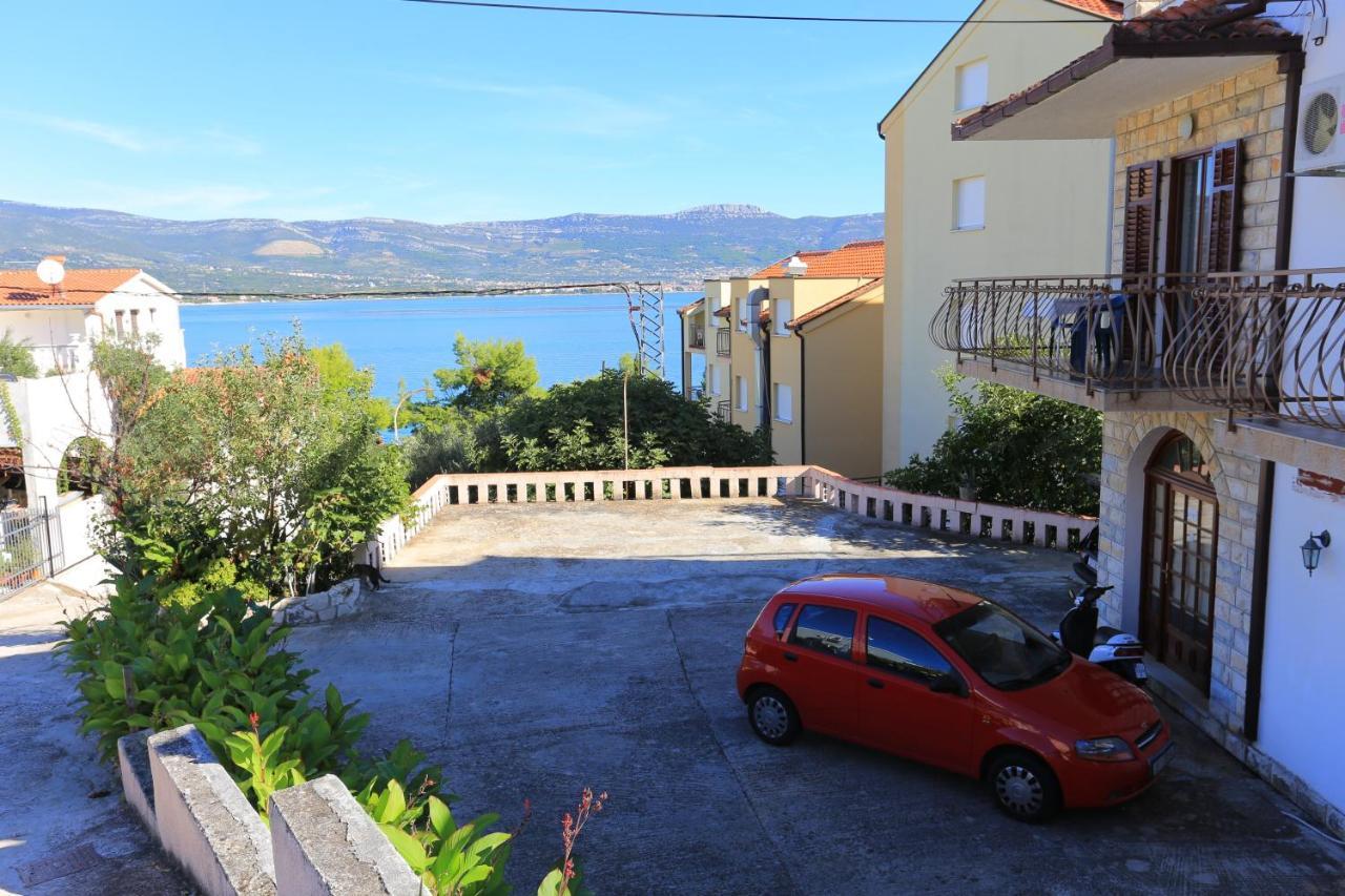 Apartments By The Sea Arbanija, Ciovo - 17332 Trogir Eksteriør billede