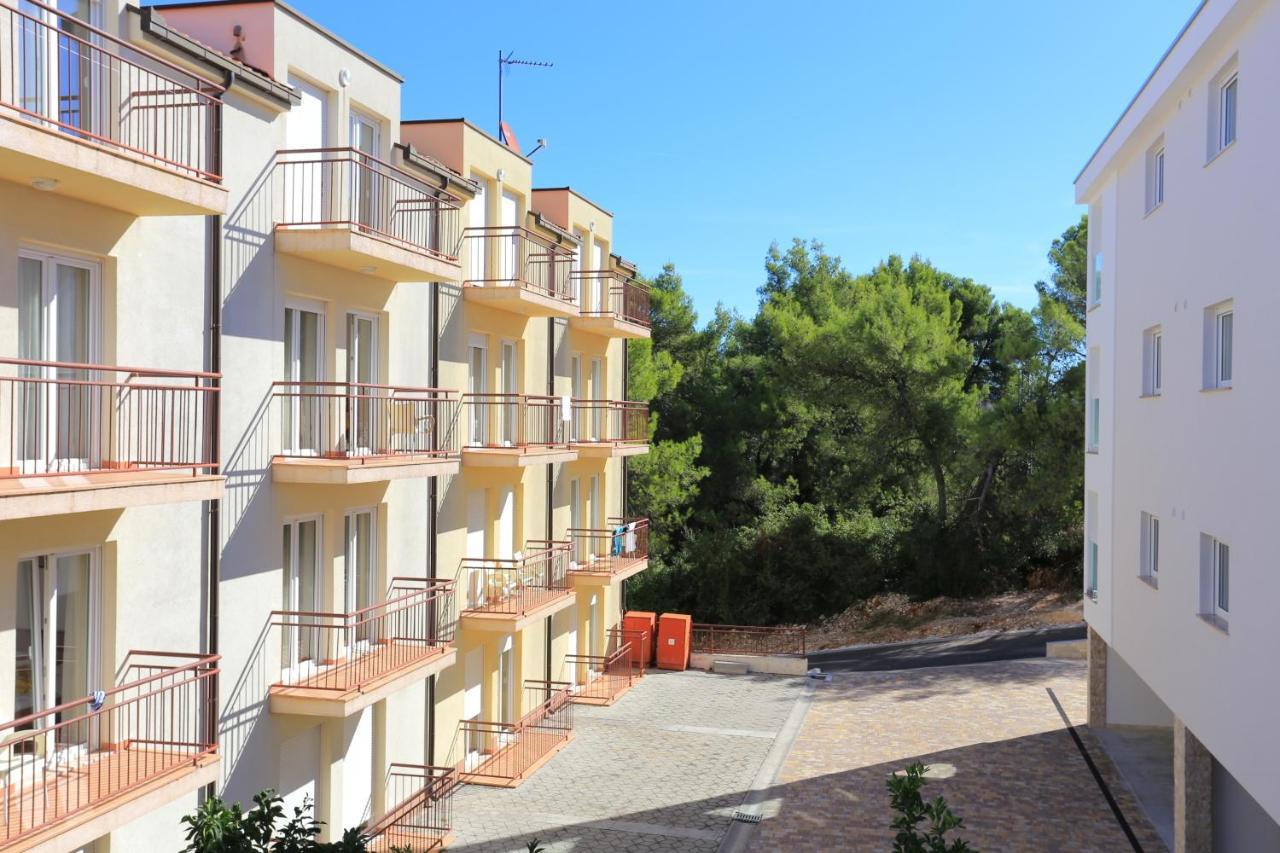 Apartments By The Sea Arbanija, Ciovo - 17332 Trogir Eksteriør billede