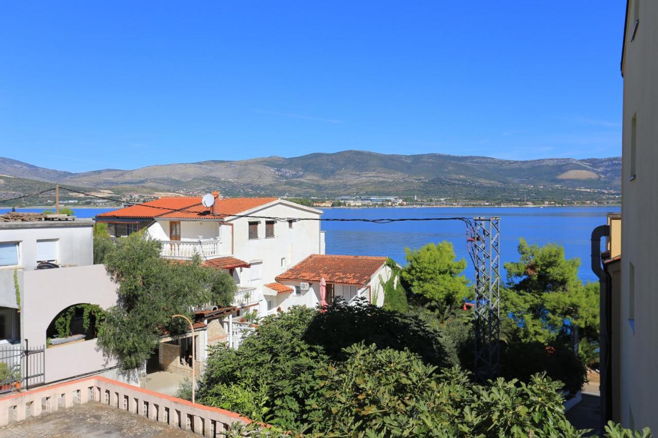 Apartments By The Sea Arbanija, Ciovo - 17332 Trogir Eksteriør billede