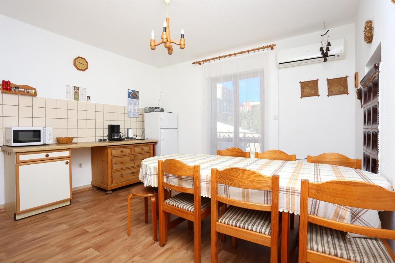 Apartments By The Sea Arbanija, Ciovo - 17332 Trogir Eksteriør billede