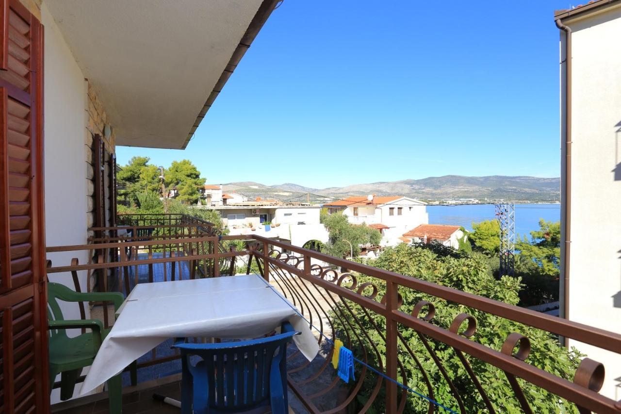 Apartments By The Sea Arbanija, Ciovo - 17332 Trogir Eksteriør billede