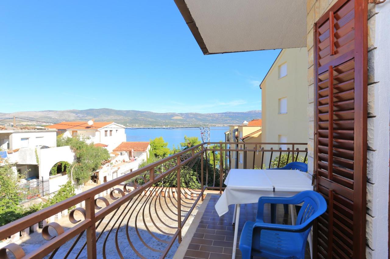Apartments By The Sea Arbanija, Ciovo - 17332 Trogir Eksteriør billede