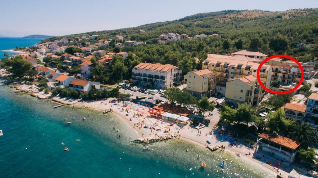 Apartments By The Sea Arbanija, Ciovo - 17332 Trogir Eksteriør billede